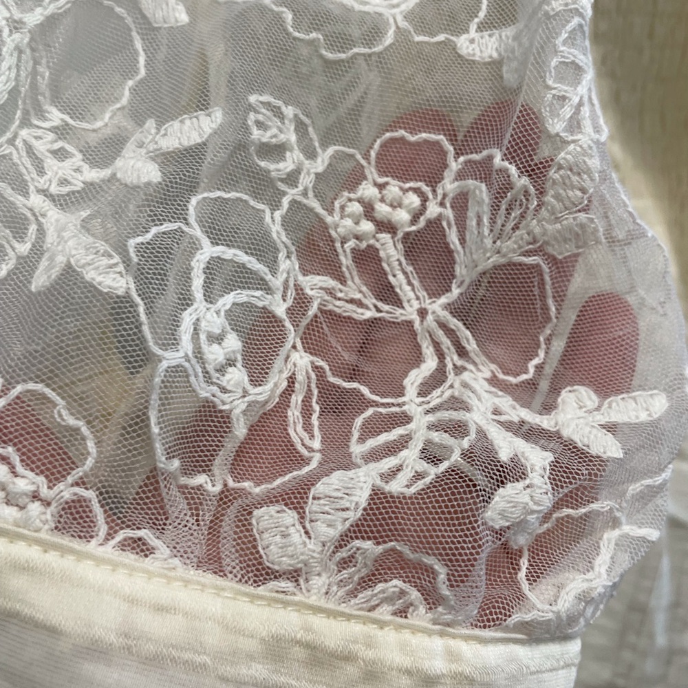 Elegant Lace Ruffle Top - Cream - Picture 9 of 11